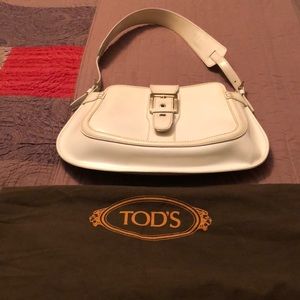 Tod’s offwhite handbag.